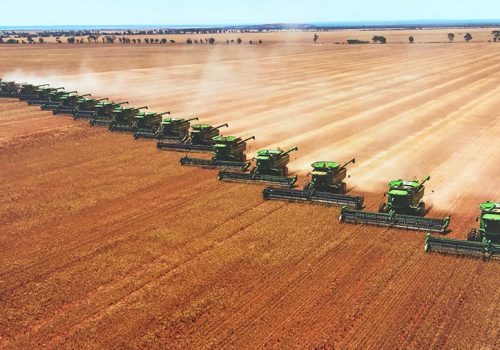 160518-combine-harvest-australia-inset-photo-Nico-harvest